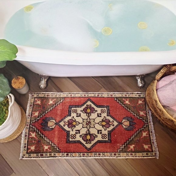 008 - PRIYANKA - Picture 1 of 4